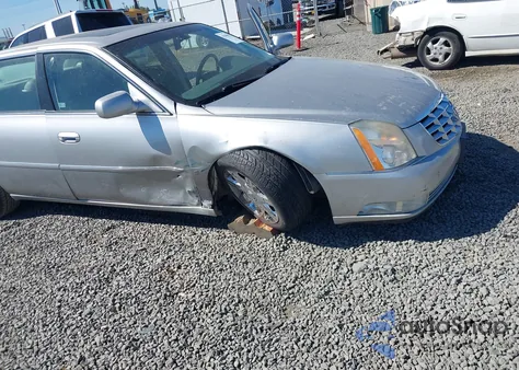 2006 Cadillac Dts Standard z USA, uszkodzony, nr VIN 1G6KD57Y06U101310